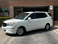 Usado SsangYong Rodius Limited 155 CV (114 kW) 2014 Blanco Monovolumen