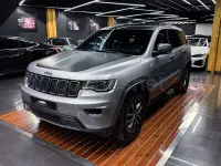 Usado Jeep Grand Cherokee Trailhawk 250 CV (183 kW) 2018 Gris / plata SUV