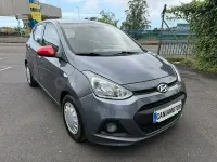 Usado Hyundai i10 Style 87 CV (63 kW) 2015 Gris / plata Utilitario