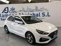 Usado Hyundai i30 120 CV (88 kW) 2021 Blanco Berlina