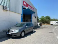 Usado VW Golf IV Sportline 115 CV (84 kW) 2005 Gris / plata Berlina
