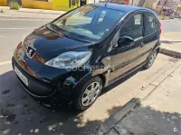 Usado Peugeot 107 54 CV (39 kW) 2006 Negro Utilitario
