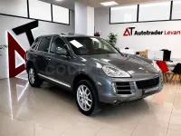 Usado Porsche Cayenne 240 CV (176 kW) 2010 Gris / plata SUV