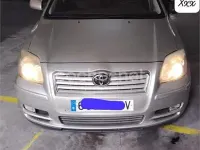 Usado Toyota Avensis Sol 129 CV (94 kW) 2005 Beige Berlina