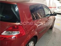 Usado Renault Mégane II Dynamique 115 CV (84 kW) 2006 Rojo Berlina