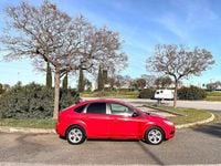 Usado Ford Focus Trend 125 CV (91 kW) 2010 Rojo Berlina