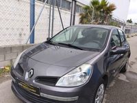 Usado Renault Clio II 85 CV (62 kW) 2007 Beige Berlina