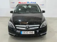 Usado Mercedes B180 109 CV (80 kW) 2012 Negro Utilitario