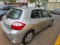 Usado Toyota Auris Active 132 CV (97 kW) 2013 Gris / plata Familiar