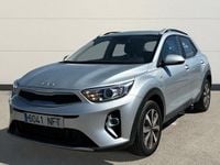 Usado Kia Stonic 100 CV (73 kW) 2025 Gris SUV