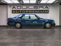 Usado Mercedes E500 320 CV (235 kW) 1991 Azul Berlina