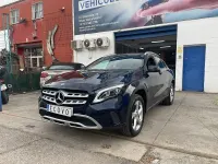 Usado Mercedes GLA180 122 CV (89 kW) 2018 Azul SUV