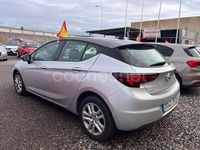 Usado Opel Astra Dynamic 110 CV (80 kW) 2016 Gris / plata Berlina