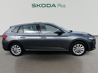 Usado Skoda Scala Selection 115 CV (84 kW) 2024 Gris Utilitario