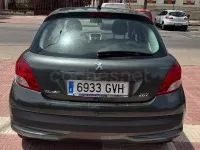 Usado Peugeot 207 Envy 95 CV (69 kW) 2010 Verde Berlina