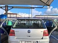 Usado VW Golf IV Highline 115 CV (84 kW) 2001 Gris / plata Berlina