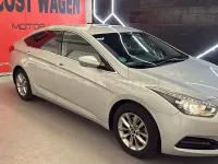 Usado Hyundai i40 115 CV (84 kW) 2016 Gris / plata Berlina
