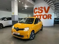 Usado Renault Twingo Techno 60 kW (82 CV) 2023 Amarillo Utilitario