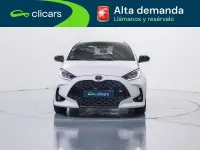 Käytetty Toyota Yaris Hybrid Sport 75 HP (55 kW) 2023 Valkoinen Sedan