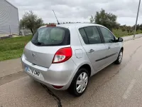 Usado Renault Clio Expression 75 CV (55 kW) 2009 Gris Utilitario