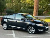 Usado Skoda Rapid Active 105 CV (77 kW) 2013 Negro Utilitario