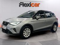 Usado Seat Arona Style 110 CV (80 kW) 2022 Gris SUV