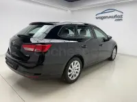 Usado Seat Leon Style 110 CV (80 kW) 2016 Negro Familiar