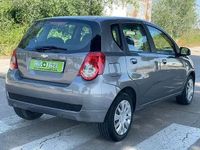 Usado Chevrolet Aveo LS 101 CV (74 kW) 2010 Gris / plata Berlina