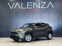 Usado Toyota Yaris Hybrid 116 CV (85 kW) 2023 Gris SUV