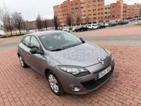 Usado Renault Mégane Authentique 110 CV (80 kW) 2012 Gris / plata Berlina