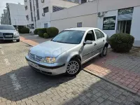 Usado VW Bora Trendline 110 CV (80 kW) 2003 Gris / plata Berlina