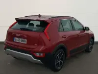 Usado Kia Niro 141 CV (103 kW) 2024 Rojo SUV