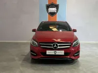 Usado Mercedes B180 109 CV (80 kW) 2018 Rojo Utilitario