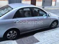 Usado Kia Cerato EX 112 CV (82 kW) 2005 Gris / plata Berlina