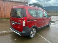 Usado Dacia Dokker Essentiel 95 CV (69 kW) 2019 Granate Monovolumen