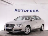Usado VW Passat 105 CV (77 kW) 2010 Plata Berlina