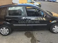 Usado Ford Fiesta Trend 68 CV (50 kW) 2006 Negro Utilitario
