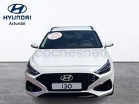Nuevo Hyundai i30 100 CV (73 kW) 2025 Granate Familiar