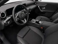 Usado Mercedes CLA200 Shooting Brake 150 CV (110 kW) 2022 Negro Familiar