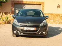 Usado Peugeot 208 Style 82 CV (60 kW) 2017 Gris Utilitario
