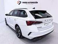 Usado Skoda Octavia RS 200 CV (147 kW) 2023 Blanco Familiar