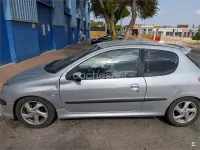 Usado Peugeot 206 90 CV (66 kW) 2002 Gris / plata Berlina