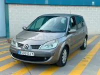 Usado Renault Scénic Dynamique 105 CV (77 kW) 2008 Beige Monovolumen