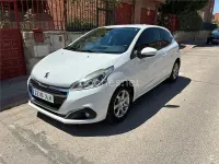 Usado Peugeot 208 Active 82 CV (60 kW) 2016 Blanco Utilitario