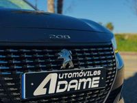 Usado Peugeot 208 Allure 102 CV (75 kW) 2023 Gris Utilitario