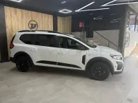 Usado Dacia Jogger Comfort 110 CV (80 kW) 2022 Blanco Monovolumen