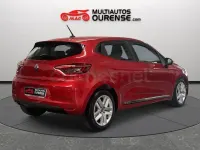 Usado Renault Clio V Intens 100 CV (73 kW) 2022 Rojo Berlina