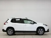 Usado Peugeot 2008 Style 100 CV (73 kW) 2016 Blanco SUV