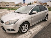 Usado Ford Focus Trend 90 CV (66 kW) 2009 Gris / plata Berlina