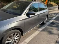 Usado Skoda Scala Style 116 CV (85 kW) 2023 Gris Utilitario